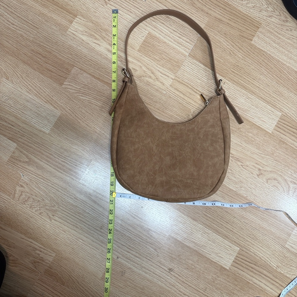 4th & Reckless Tan Faux Leather Hobo Shoulder Bag Slouch Minimalist - Picture 7 of 13